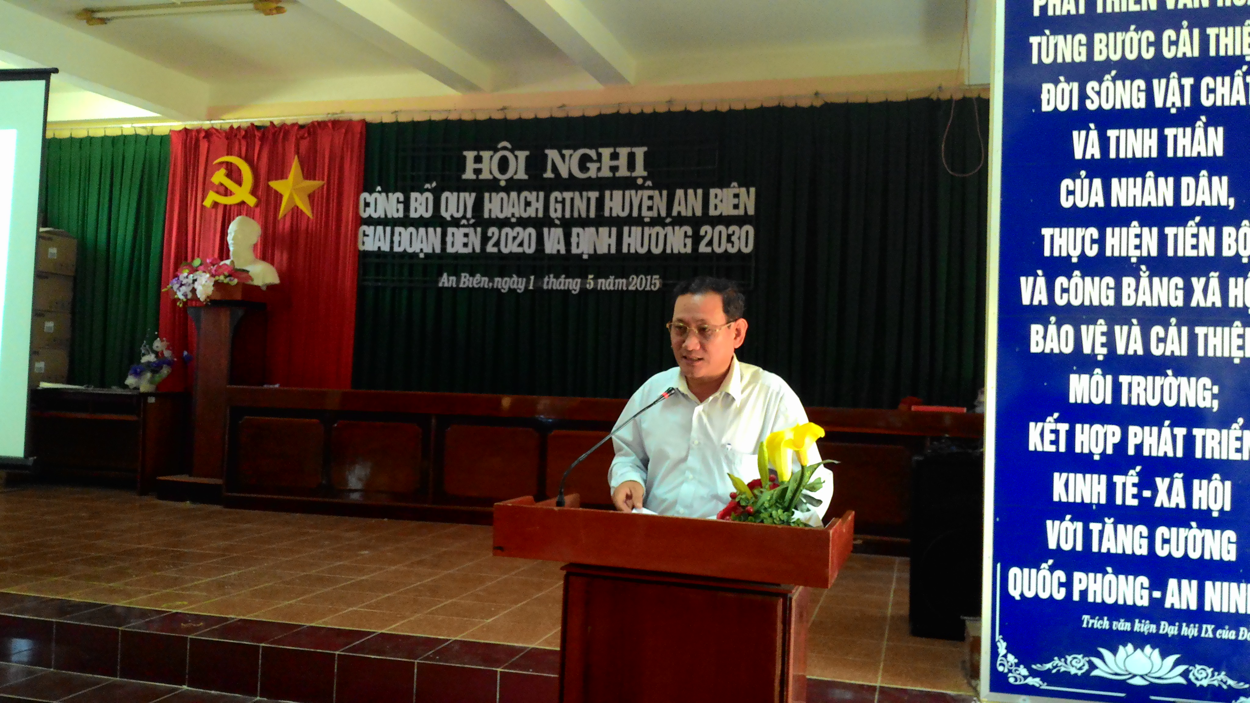 Đ/c PCT UBND huyện phát biểu tại Hội nghị 